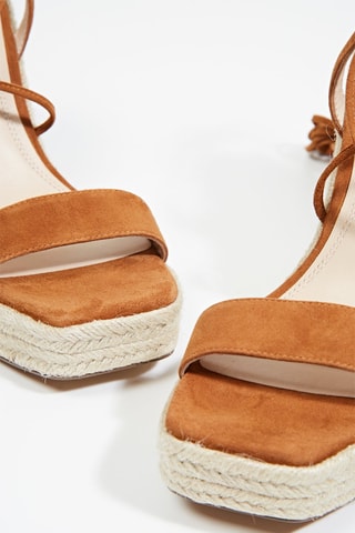Nubuck Sandalen met Sleehak Jaraya - Camel