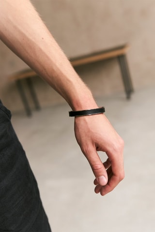 Pulseira rígida Couro