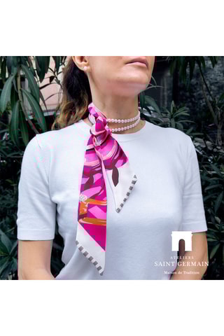Ensemble foulard et rang de perles de culture