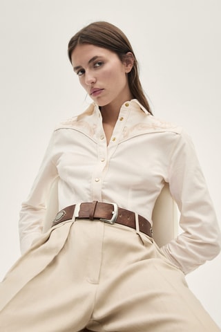 Chemise ajustée broderies décoratives - Écru