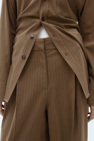 Pantalon à fines rayures - Olive