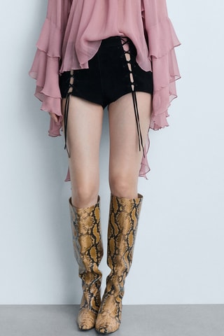 Short cuir ouvertures noeuds - Noir