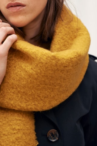 Mohair Sjaal met Franjes  Mosterdgeel