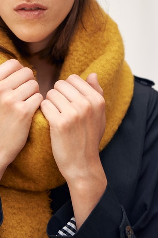 Mohair Sjaal met Franjes  Mosterdgeel