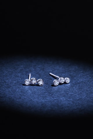 Puces Tres - Or blanc et diamants