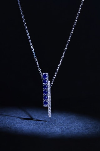 Pendentif Luija - Or blanc, diamants et saphirs