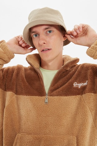 Sweater Camel