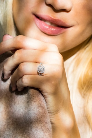 Solitaire Rosie - Or blanc et diamants