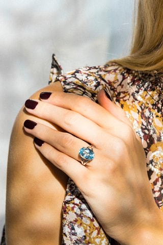 Bague Pattaya -  Or blanc, diamants et topaze