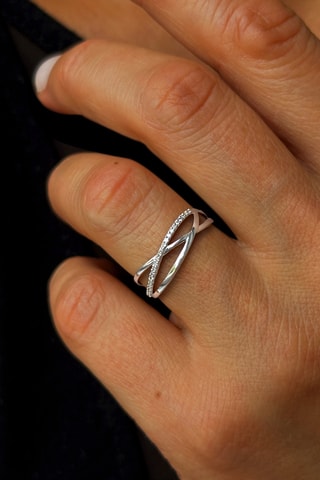 Bague - Or blanc et diamants
