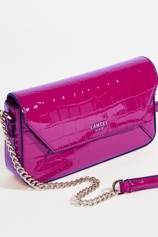 Sac bandoulière en cuir verni Lettrines Mini - Fuchsia