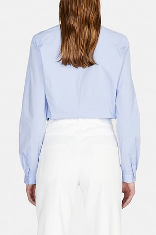 Camisa regular 
Azul-claro