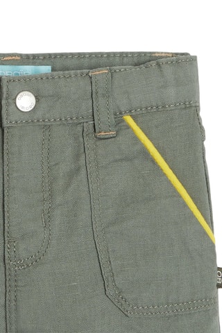 Bermudas em linho Verde-azeitona