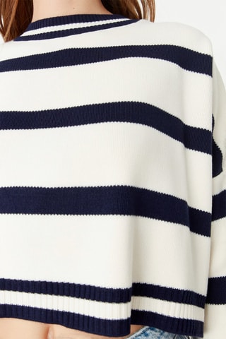 Camisola Cru e azul-marinho