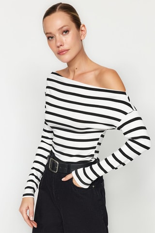 Top às riscas Preto
