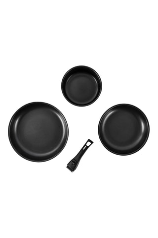 2 poêles et 1 casserole
