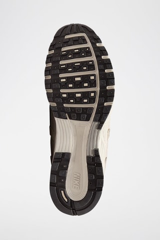 Nike P-6000 SE en cuir - Ecru