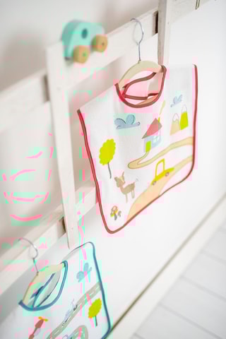 Bavoir - Blanc et fuchsia
