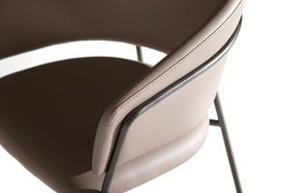 2 chaises Taupe et noir