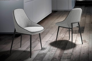 2 chaises Gris et noir