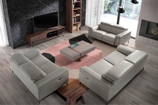 Meuble TV 3 portes 
Imitation noyer