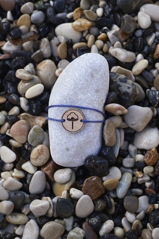 Bracelet en bois Bibra - Bleu marine et beige