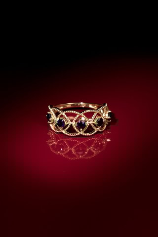 Ring Amoro Geelgoud en Saffieren