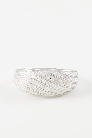 Bague - 
Or blanc et diamants