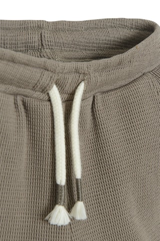 Short Taupe