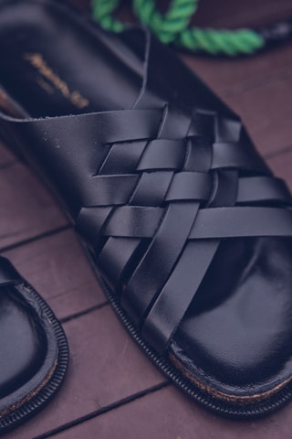Mules em couro Vadim - Preto