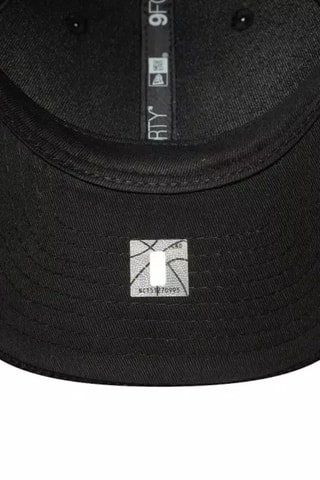 Casquette en velours - Noir et rouge