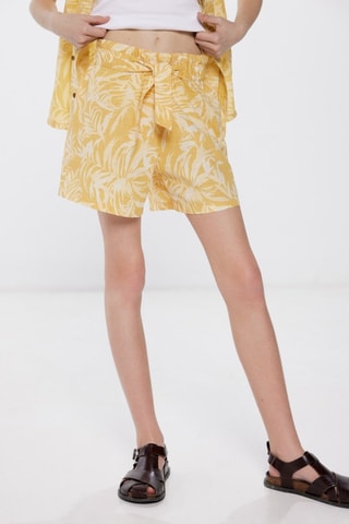 Short. Geel en Ecru