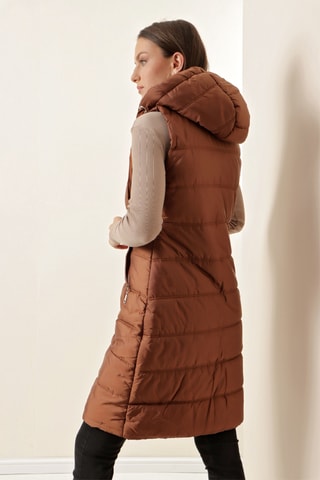 Gilet long regular à capuche sans manches - Marron