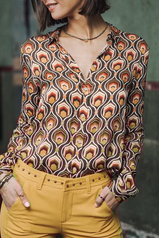Camisa regular Katy Quest Preto