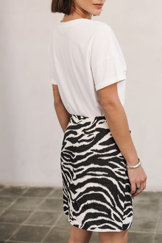 Saia traçada em linho - Preto e branco