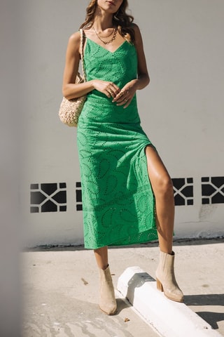 Vestido midi em bordado inglês - Verde