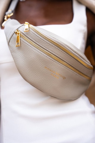 Sac banane en cuir Mouki - Gris clair