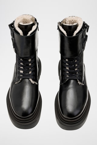 Botins forrados em couro - Preto