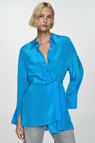 Chemise longue satinée fermeture asymétrique - Bleu