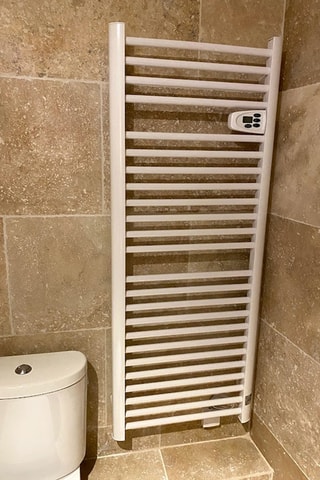 Radiateur sèche-serviettes électrique à inertie Montana - 750 W - 15 m²