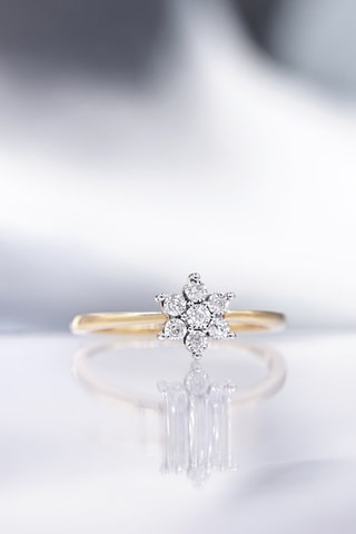 Anel Fleur sucrée 
Ouro amarelo e diamantes