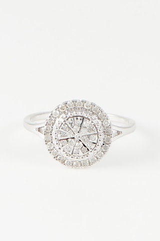 Anel Marika 
Ouro branco e diamantes