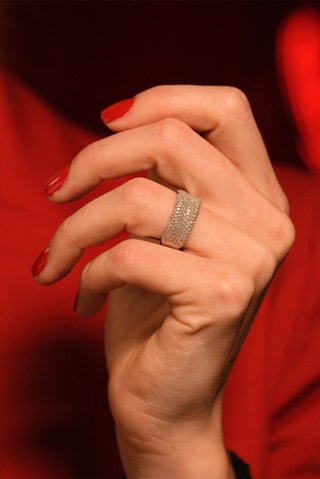 Anel Ruban Précieux Ouro branco e diamantes