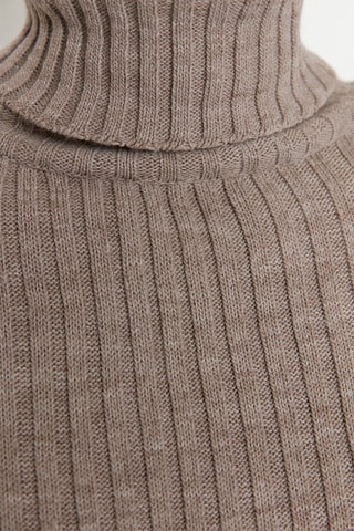Camisola curta Castanho
