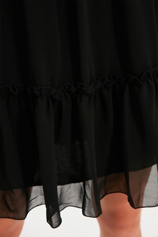 Vestido com folhos Preto