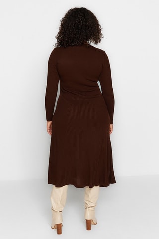 Vestido estilo patinadora Castanho