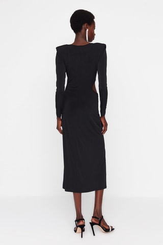 Vestido midi Preto
