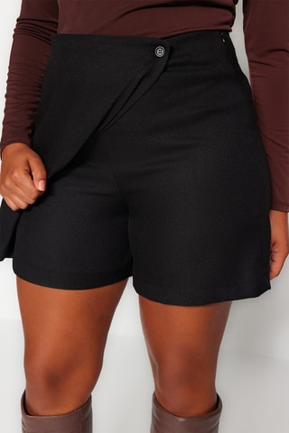 Saia-calção Plus Size Preto