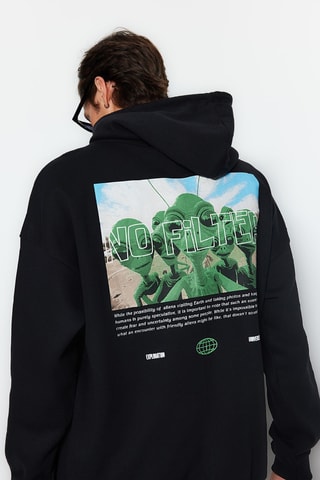Sweat com capuz - Preto