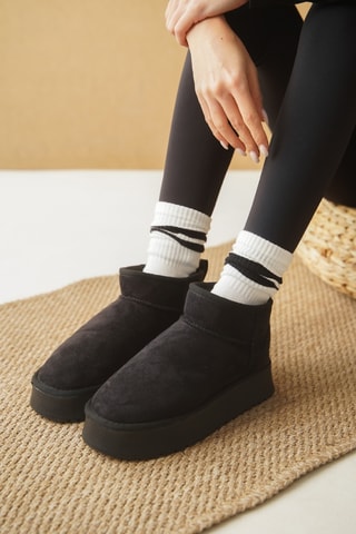 Botins forrados com plataforma - Preto